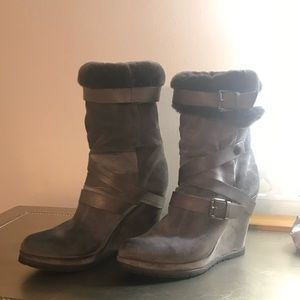 ITALIAN SUEDE WEDGE BOOT